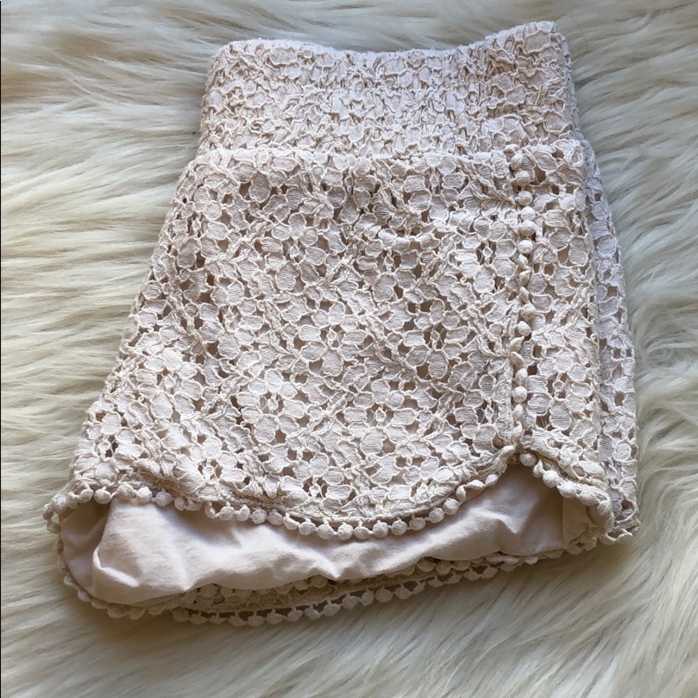 Beautiful Lace Shorts - Picture 3 of 8